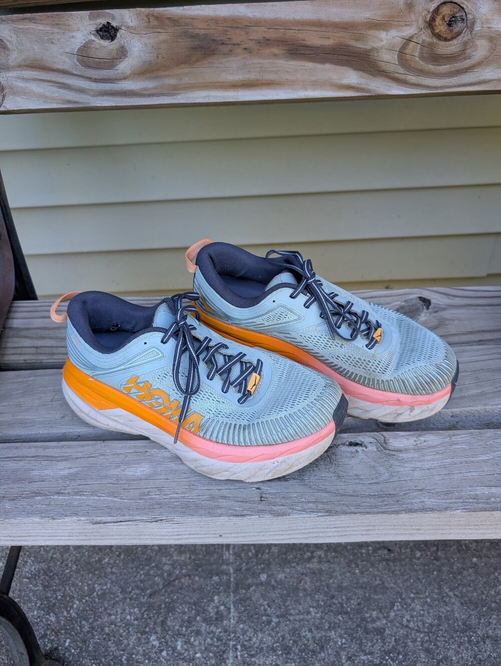 Hoka one one bondi 7 women's sneakers size 9.5